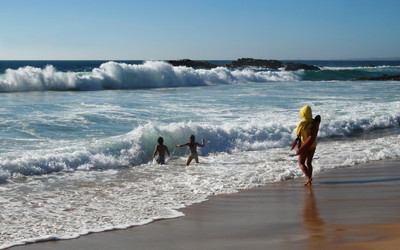 Albufeira Beach Season Opens Friday Amid Lifeguard Staffing Concerns